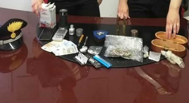 Chiaravalle, in casa hanno hashish, marijuana e cocaina: due pusher 40enni incensurati nei guai