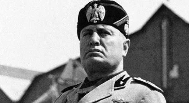 Dopo 94 anni la città di Mantova revoca la cittadinanza onoraria a Benito Mussolini: "dittatore e liberticida".