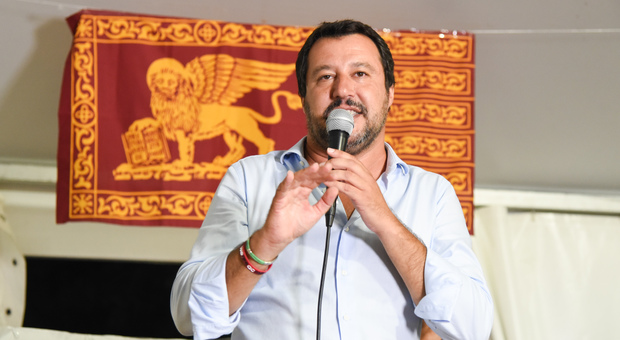 Migranti, ecco il decreto Salvini: stop a permesso di soggiorno per motivi umanitari