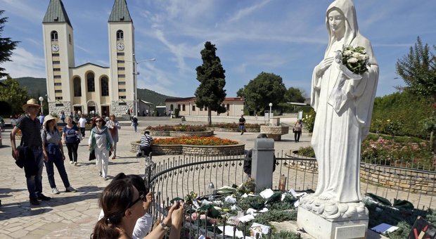 Papa Francesco sdogana i pellegrinaggi a Medjugorie ma le apparizioni sono ancora sotto studio