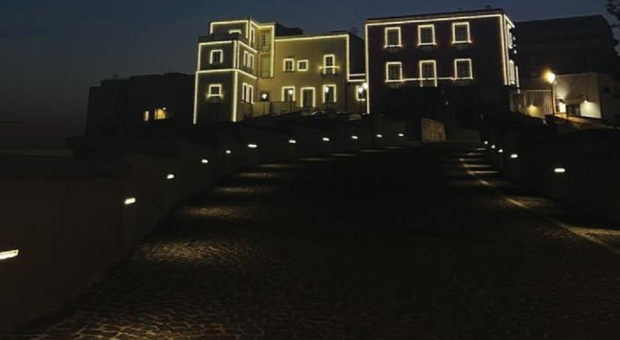 Si accendono le luci di Natale a Pozzuoli