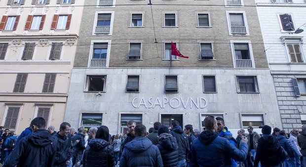 Salvini frena sullo sgombero di Casapound: «A tempo debito»
