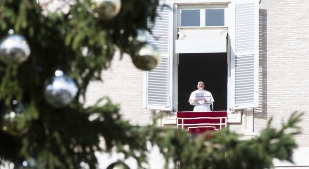 Papa Francesco, messaggio al mondo: «Ingiusto respingere i migranti»