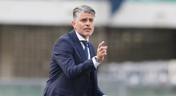 Cagliari, Lopez: «Io a rischio? E' il mestiere dell'allenatore»
