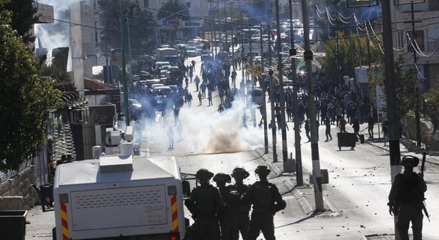 Gerusalemme, proteste anti Trump Un morto e oltre duecento feriti