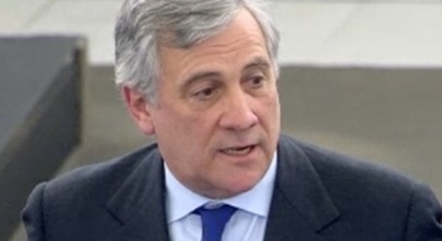 Tajani: «Per noi la Campania è priorità, serve un candidato come Caldoro»