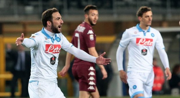 Torino-Napoli | Le pagelle del Mattino. Higuain non sa essere decisivo. Hamsik soffre, Strinic distratto