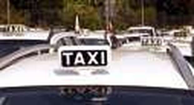 Pescara, rapinatore col mitra chiama il taxi per fuggire: arrestato