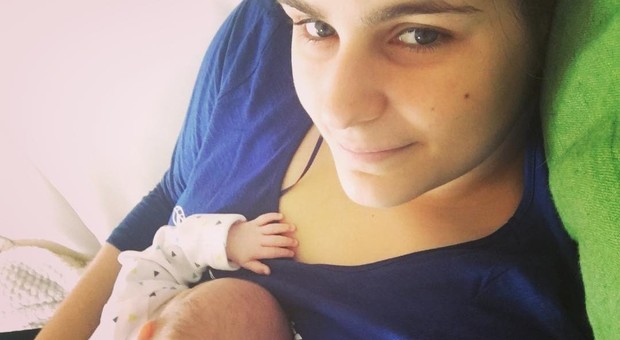Caterina Simonsen diventa mamma: «Ecco mio figlio Tommaso, per lui ho vinto le malattie»