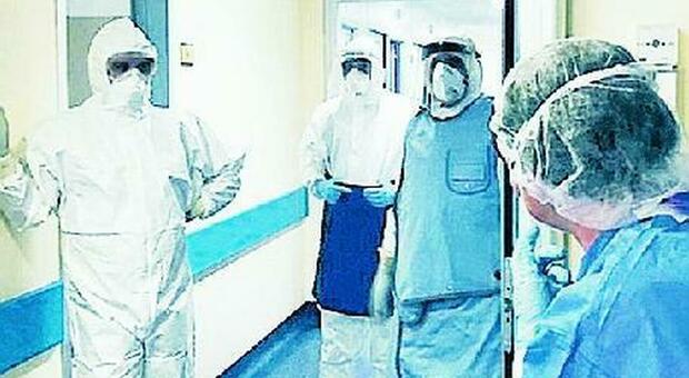 Medici no vax reintegrati a Salerno, i colleghi: «Non rispettano i malati»