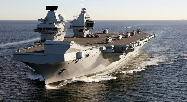 Esercitazione Nato, la portaerei Hms Queen Elizabeth ha un guasto: sarà sostituita dalla gemella
