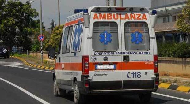 Perugia, finisce con l'auto fuori strada: giovane trovato morto ore dopo