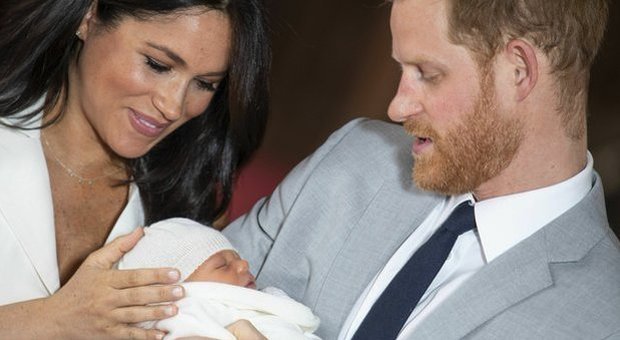 Royal Baby, il piccolo Archie sarà "costretto" a lavorare (a differenza dei cuginetti)