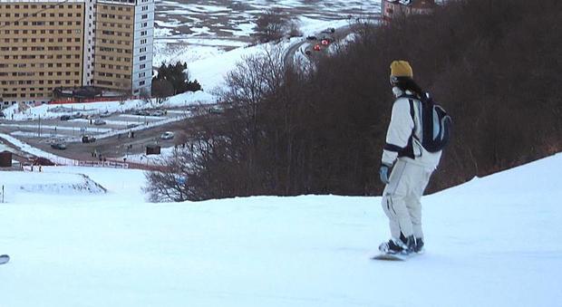 Roccaraso, slavina travolge due sciatori durante un fuoripista. Sepolti dalla neve, poi l'arrivo dei soccorsi