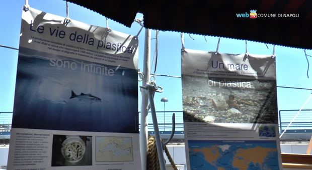Basta plastica in mare, a Napoli campagna a bordo della nave