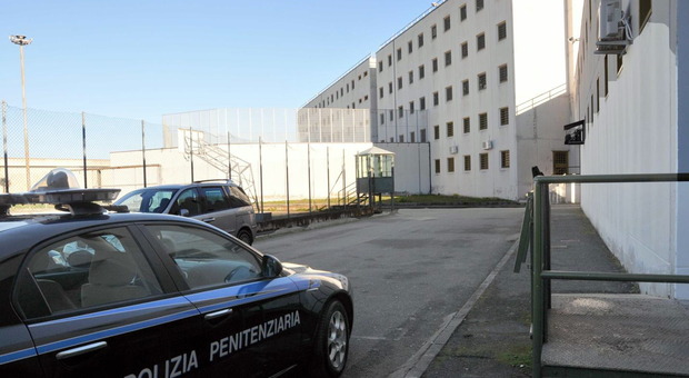 Caos al carcere di Cassino, 84 detenuti arrivati a Mammagialla. L'allarme della polizia penitenziaria
