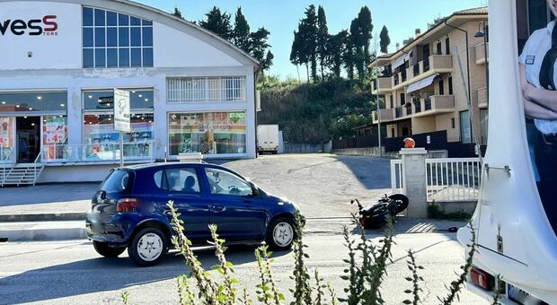 Incidente a Porto San Giorgio, schianto auto-moto: arriva l'elisoccorso, Croce Azzurra sul posto