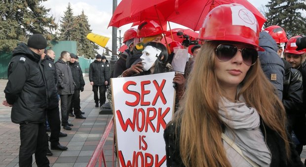 Kiev, prostituzione legale: in piazza per la battaglia del sesso