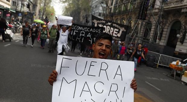L'Argentina trema. Spera negli aiuti dell'FMI