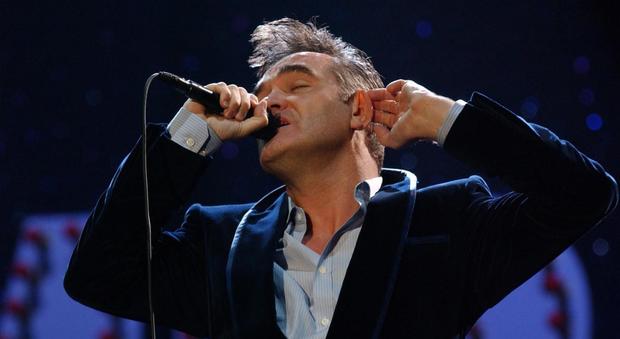 Roma, il cantante Morrissey «minacciato e terrorizzato» da un poliziotto: la denuncia su Fb