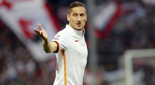 Genoa-Roma, Totti dedica il successo a Strootman: «E' soprattutto la vittoria di Kevin, un grande uomo e un grande campione».