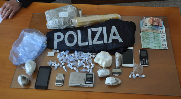 La droga sequestrata a Urbino