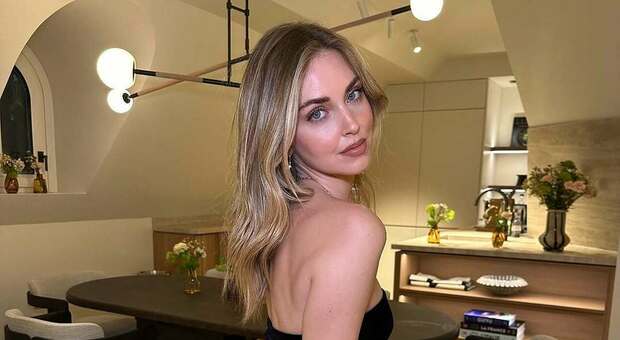 https://statics.cedscdn.it/photos/MED/65/18/8706518_10190300_chiara_ferragni_fenice.jpg