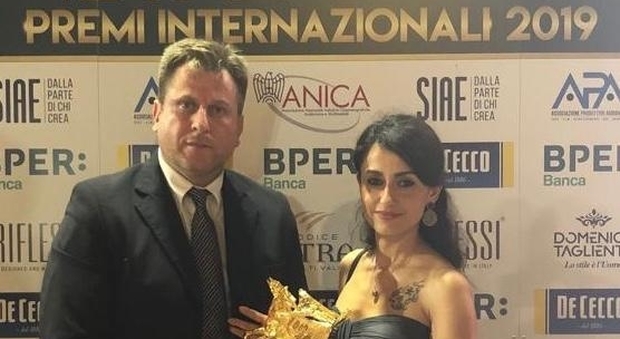 I registi Francesco Gagliardi e Stefania Capobianco con il Pegaso d'Oro
