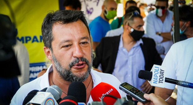 Regionali in Campania. Salvini torna a Napoli: «Per liberarla da De Luca e DeMa»