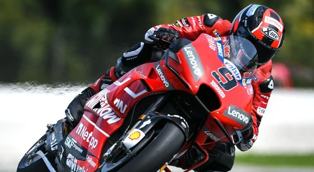 Moto Gp, a Sepang poker Ducati: Petrucci il più veloce, Rossi decimo