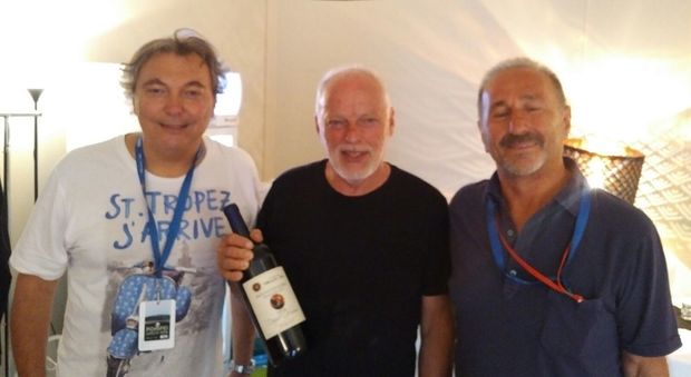 Tutto esaurito a Pompei: Gilmour festeggia coi manager
