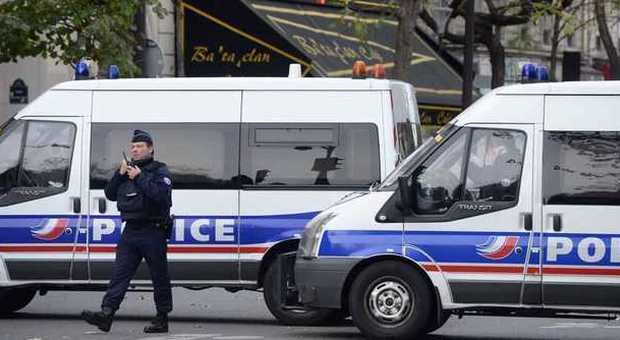 Strage in Francia, più di 5 arresti a Bruxelles: uno dei fermati era a Parigi