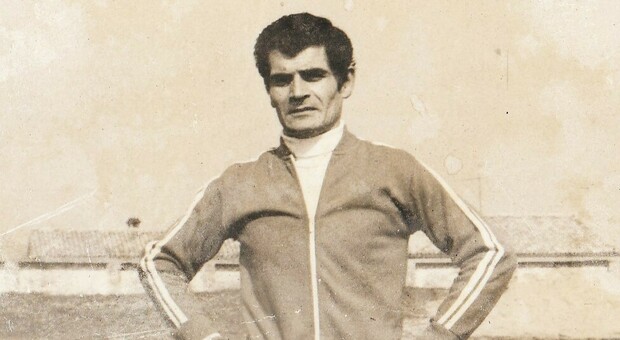 Una foto d'annata di Carlo Bosin quando allenava