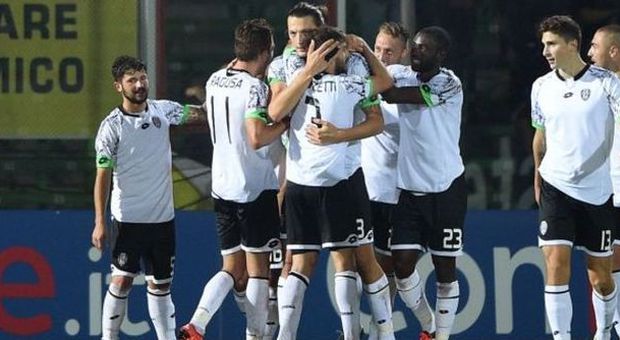 Serie B, il Cesena ne fa 5 allo Spezia: raggiunto il Cagliari al secondo posto