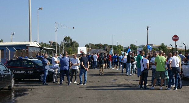 Una protesta recente dei lavoratori ex Ilva di Taranto