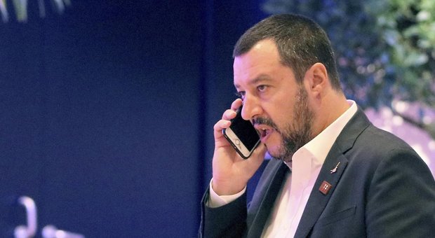 Def, allerta del Colle, ma Salvini tira dritto: «La Ue? Me ne frego»