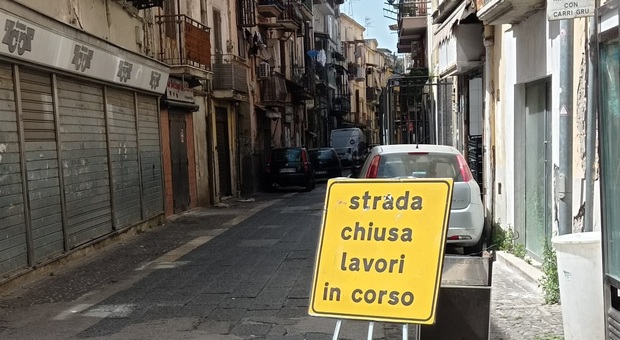 Napoli Est, strada chiusa a Barra: disagi per residenti e commercianti