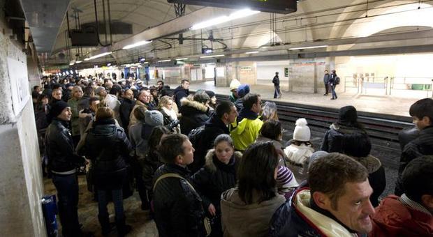 Roma, «Metro, troppi stop sospetti»: sotto accusa 40 macchinisti