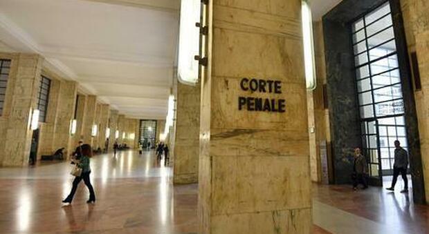 Milano, nascondeva telecamere nelle stanze affittate alle ragazze: a processo un 64enne