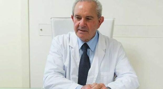 Morto senza cure, indagato medico no vax: la salma del 68enne riesumata per l'autopsia