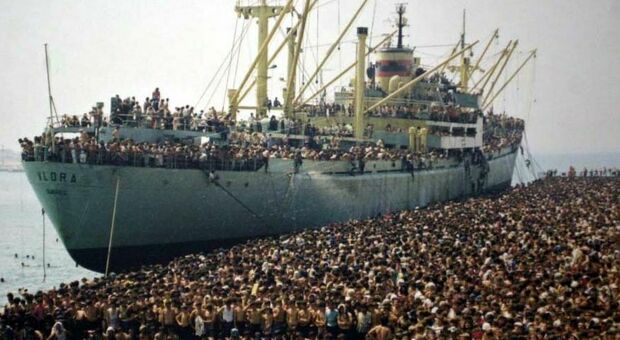 Trent'anni fa l'arrivo della nave "Vlora": sbarcarono 20mila albanesi