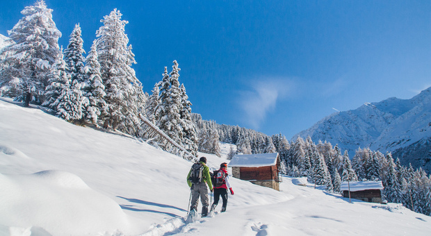 Ciaspolando in Valtellina e Valchiavenna: gli itinerari del “winter trekking” con le racchette