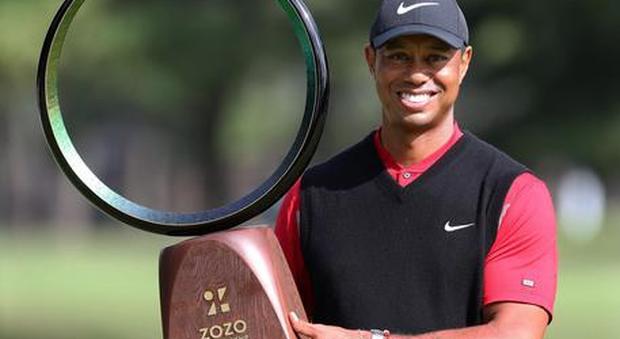 Tiger Woods vince allo Zozo Champions del Giappone ed è record con 82 vittorie