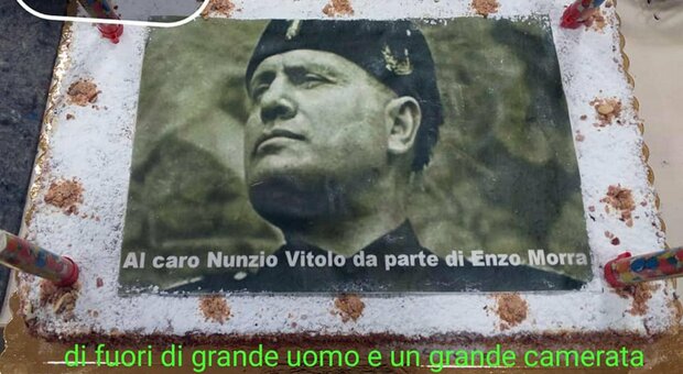 Napoli, torta di Mussolini alla festa di pensionamento: bufera al Municipio IV