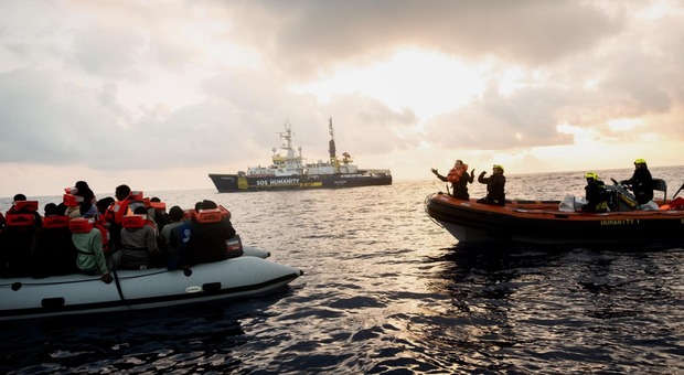 La nave Humanity diretta ad Ancona con 200 migranti: a bordo minori e bambini. Ecco quando arriverà in porto