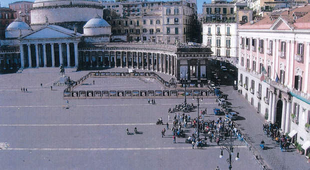 «Metropolitana di Napoli, griglie a piazza Plebiscito per evitare rischi agli edifici storici»