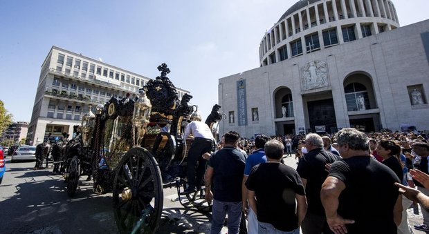 Funerale Casamonica, il pm chiede l'archiviazione per il ruolo delle istituzioni
