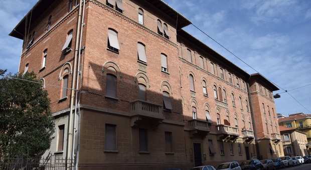 Ancona, l'inquilino non paga le bollette: uffici comunali e case sociali restano senza gas