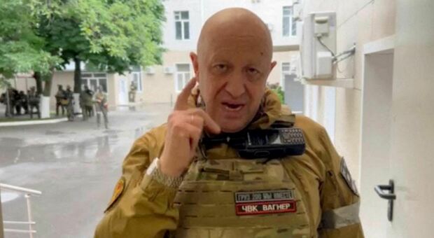 Prigozhin, l'ex generale: «Probabilmente è morto, l'incontro con Putin è stato simulato»