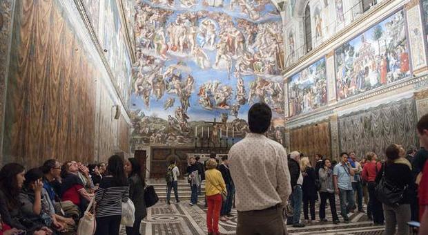 Musei Vaticani, migliaia di biglietti comprati con carte di credito clonate: sequestrata un'agenzia viaggi